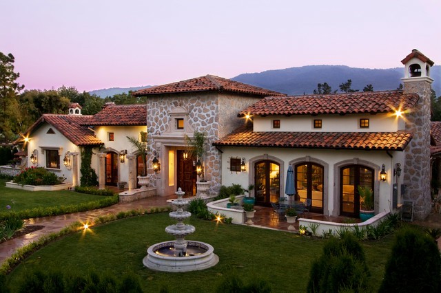 Mexican Style House: Colorful, Affordable, and Naturally Cool